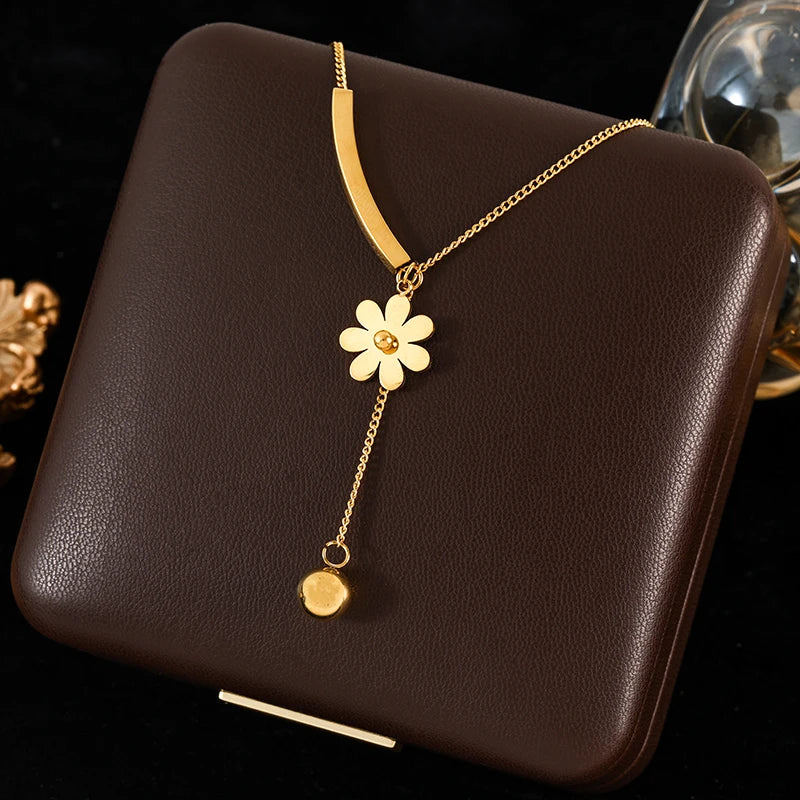 Golden Daisy Lariat Necklace