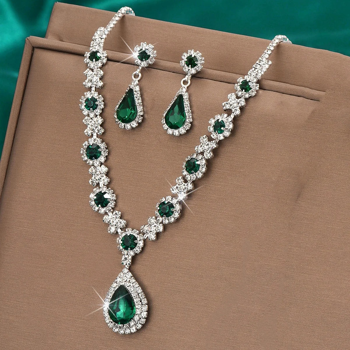 Emerald Cascade Set