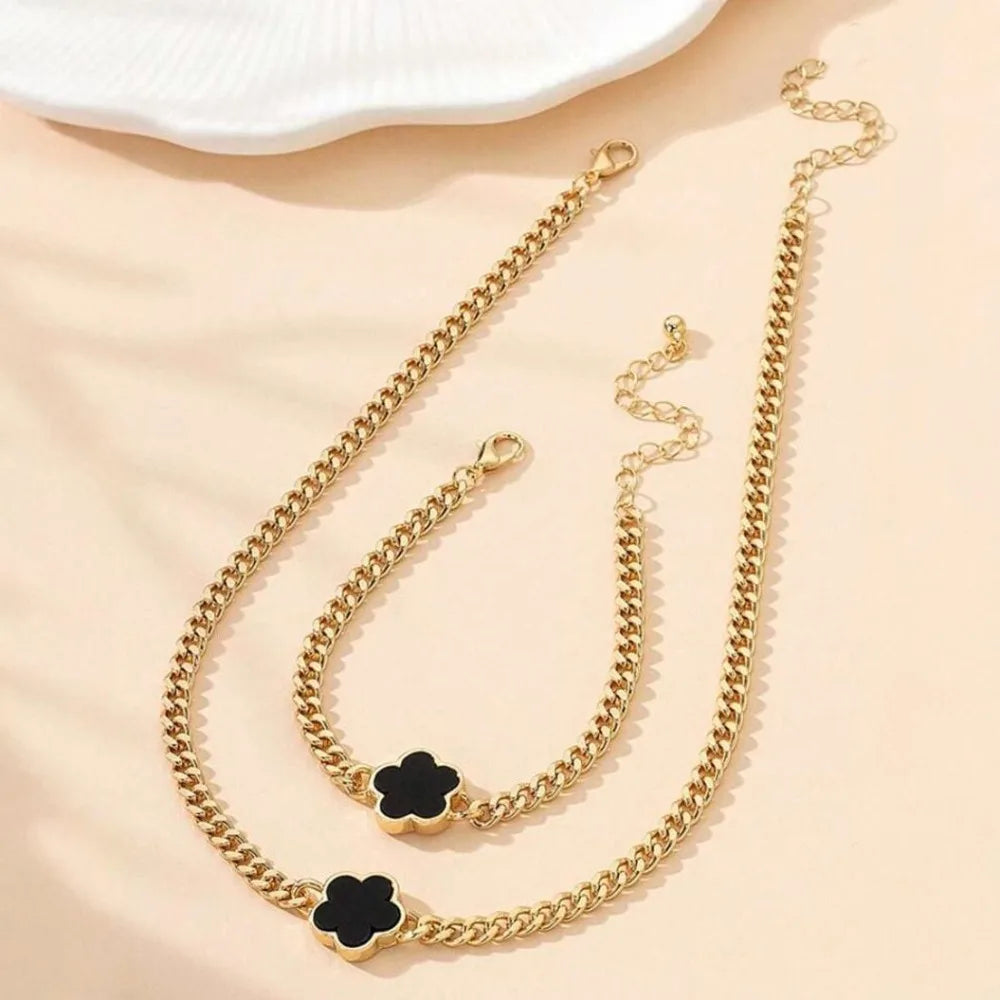 Glücksklee Schmuckset – Elegante Blumenkette & Armband