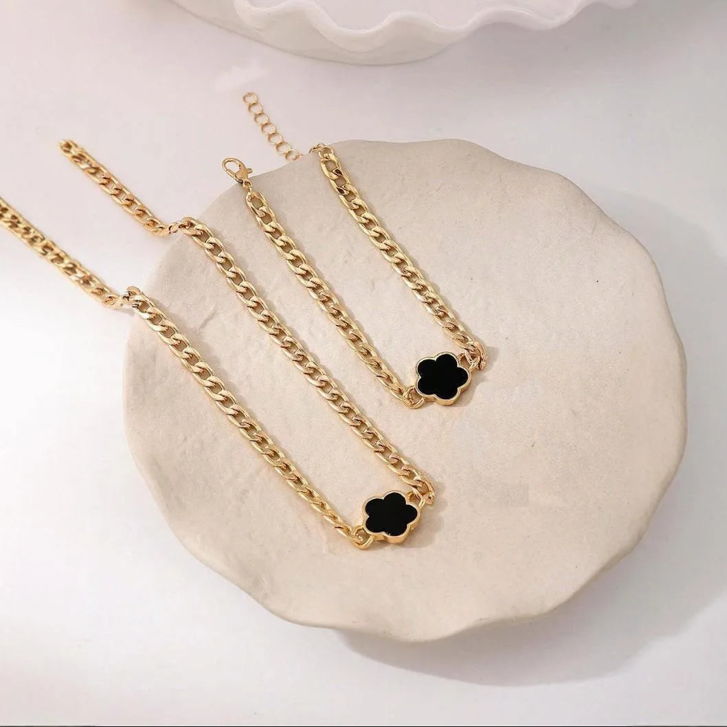 Glücksklee Schmuckset – Elegante Blumenkette & Armband