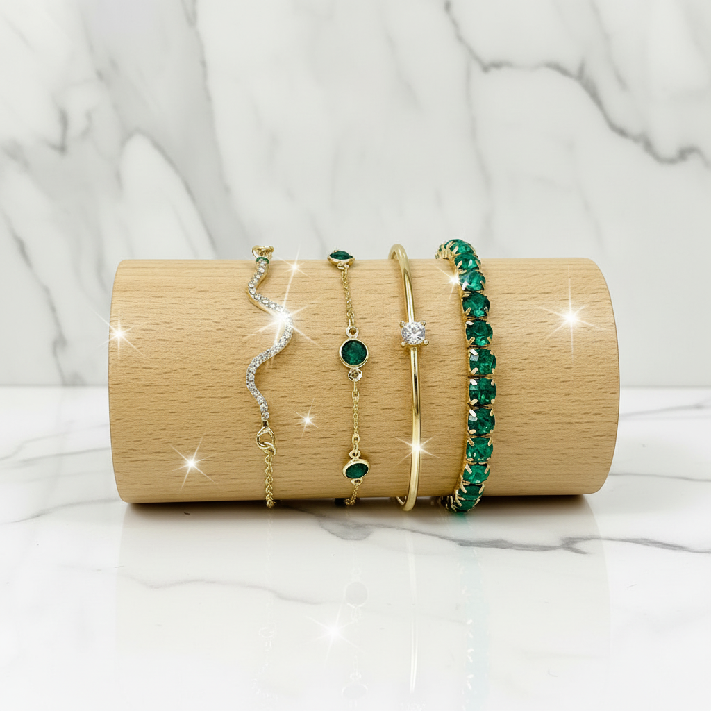 Conjunto de 4 pulseiras com zoom ampliado e brilho intenso