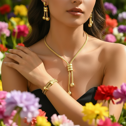 Foto close-up do conjunto de joias em jardim florido